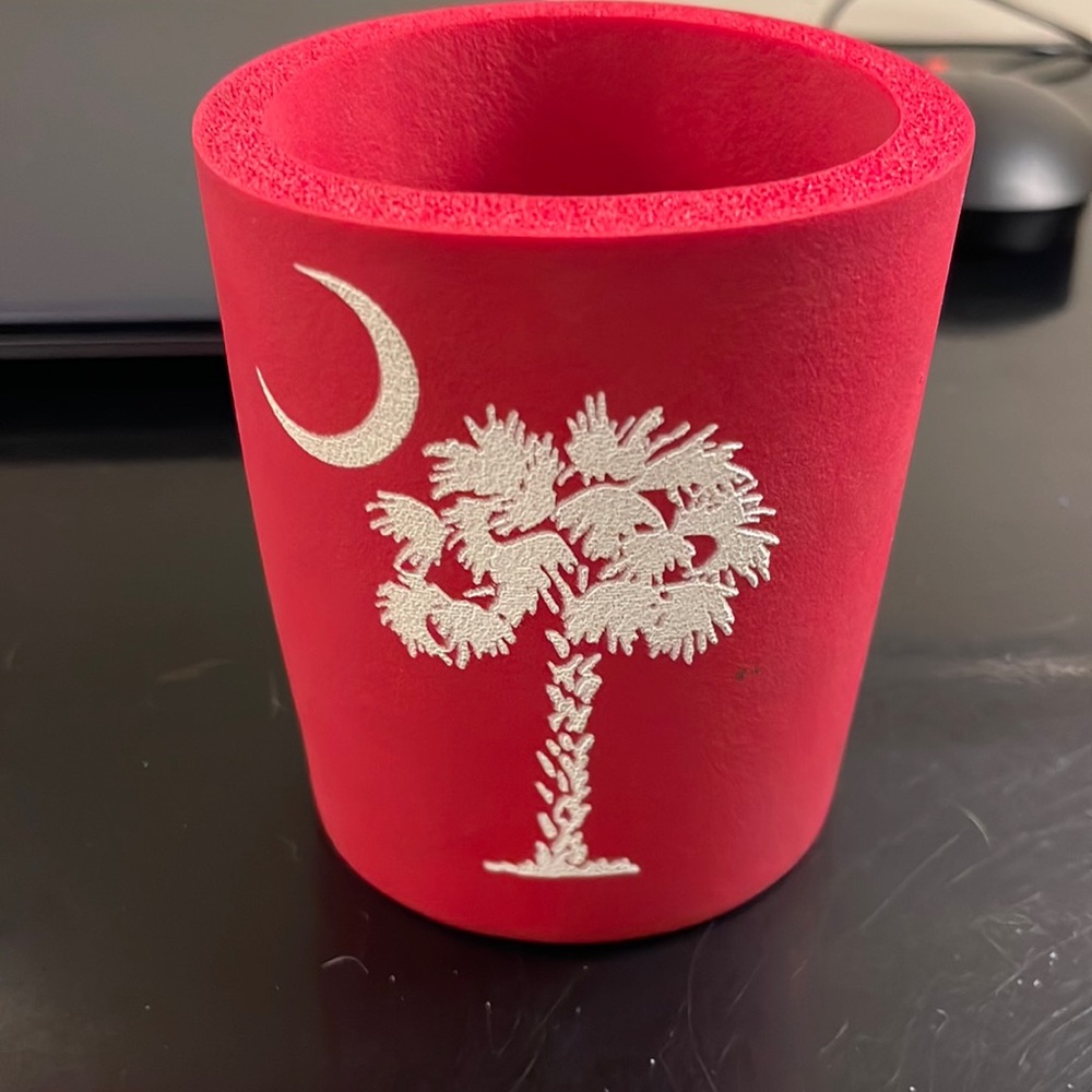 Red South Carolina can coozie with state tree